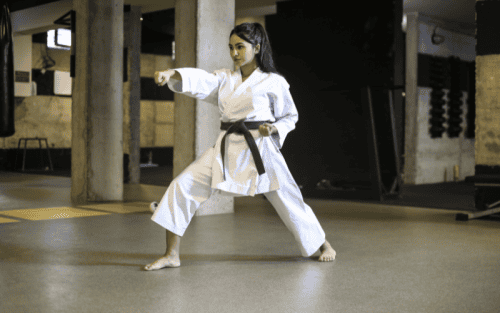 Karate-Übungen für mehr Kraft und Präzision